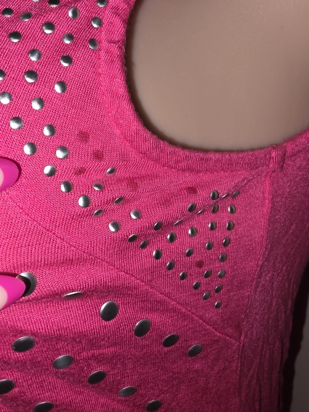 ☆Design History Hot Pink Studded Tank Top☆ - Picture 5 of 8